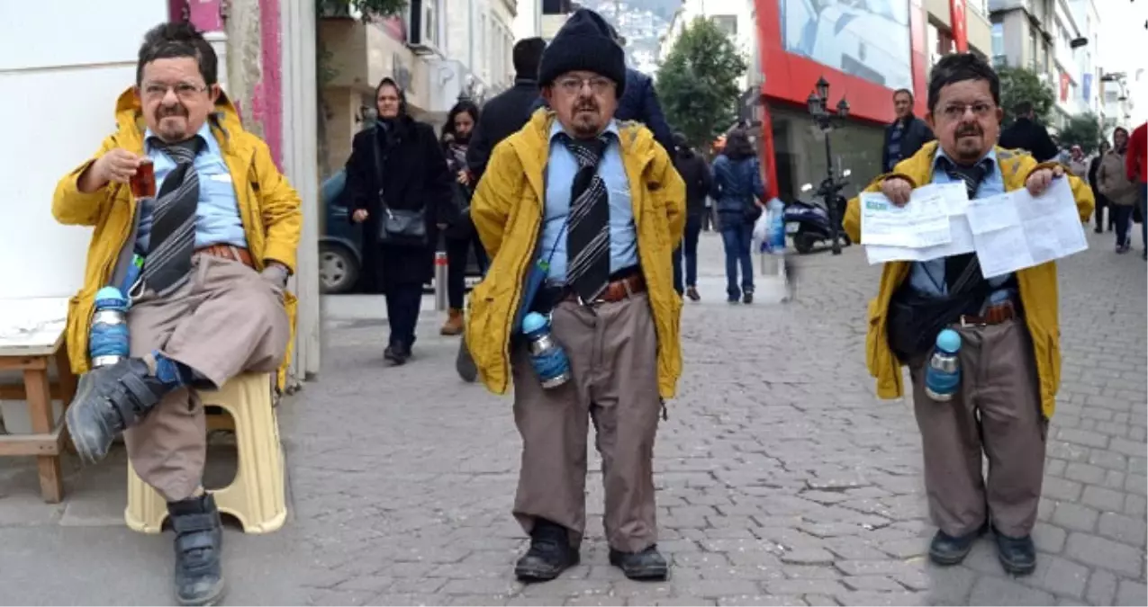 Faturamatik Yakup 1 Metre Boyuyla Bütün İlçenin Eli Ayağı Oldu