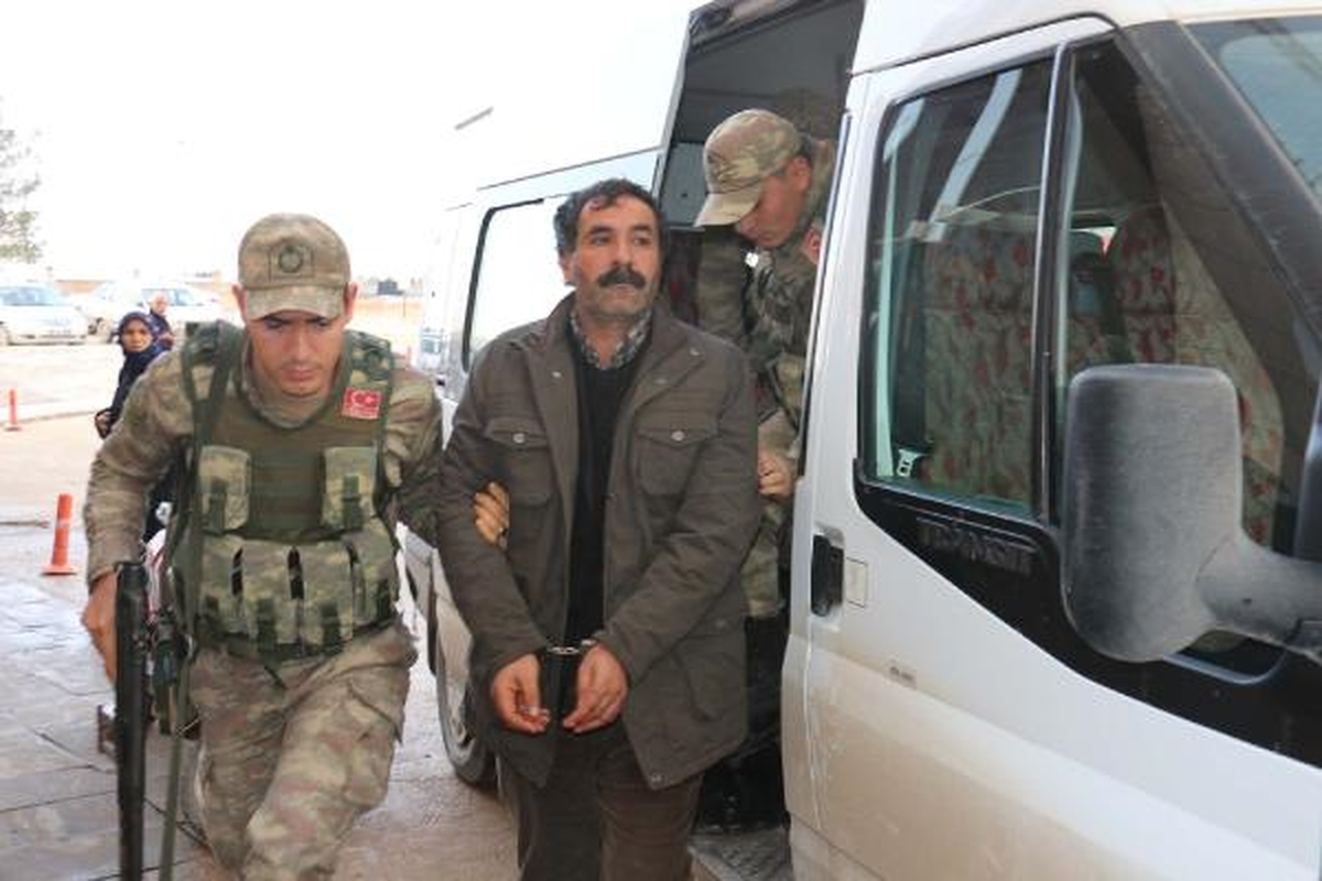 Jandarmadan Kaçan Otomobilde Mermi Ele Geçti (2)