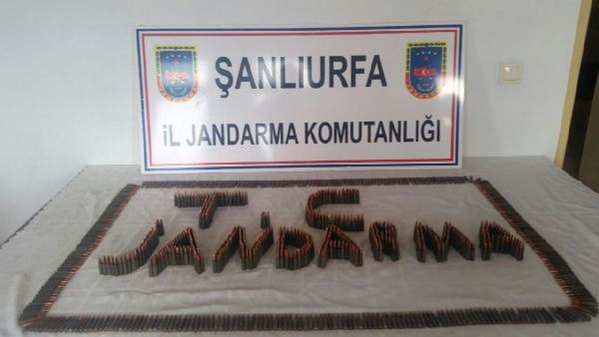 Jandarmadan Kaçan Otomobilde Mermi Ele Geçti