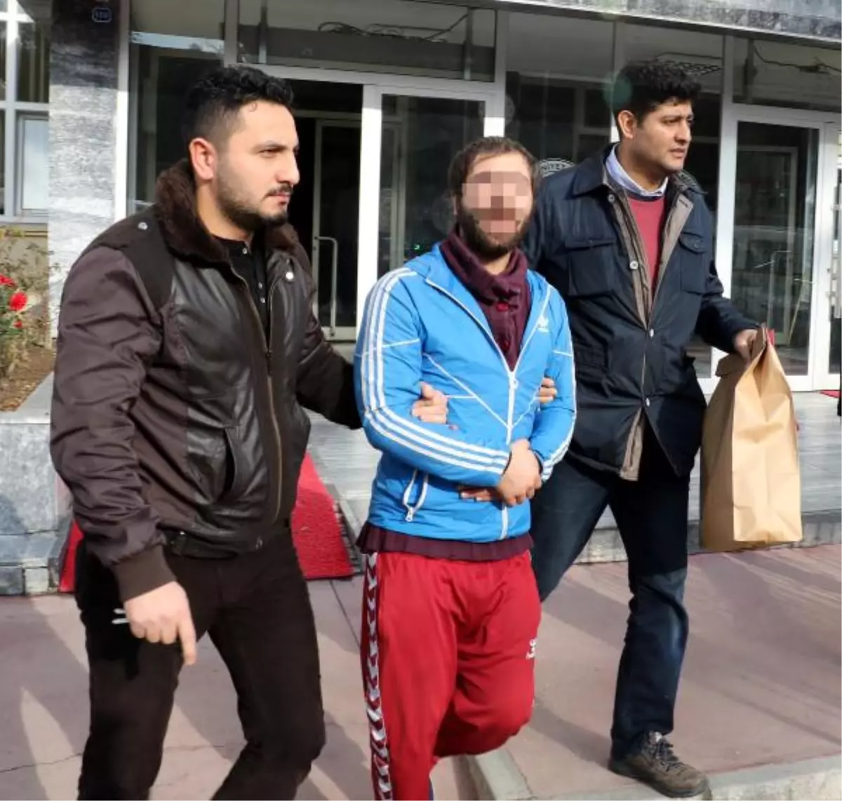 Hem Suçlu Hem Güçlü! Tacizci Sapık Taciz Ettiği Genç Kızı Suçladı