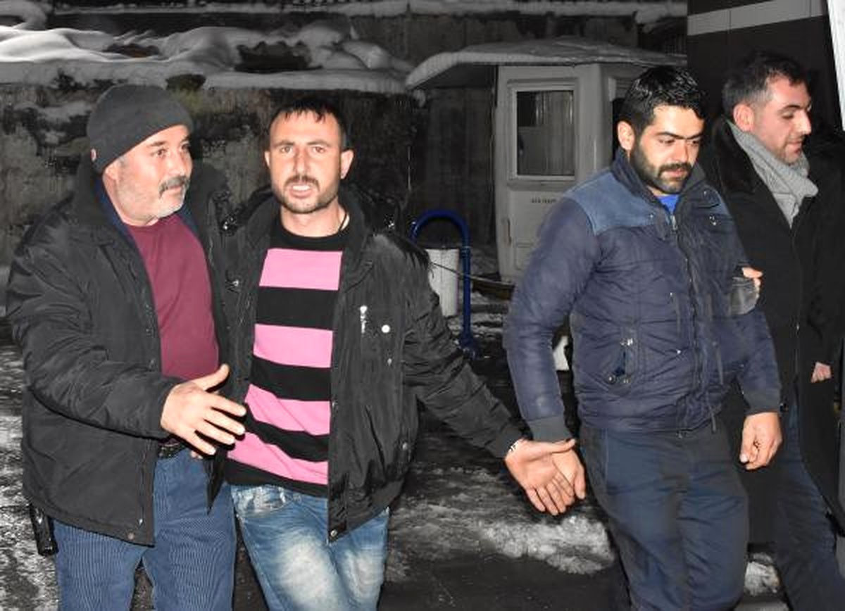 Otomobil Çalıp, Adam Yaralama ve Gasp Olayına Karışan 4 Kişi Yakalandı