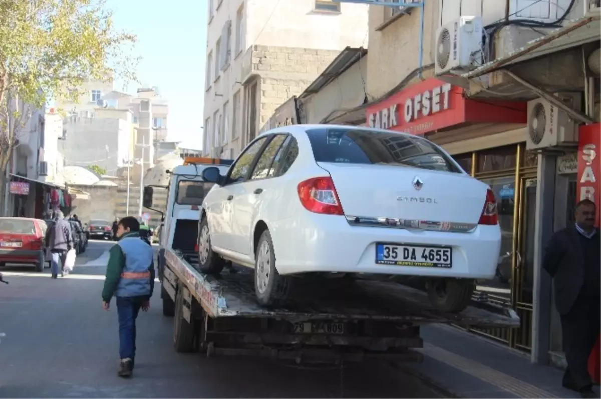 Park Yasağına Uymayan Araçlar Otoparka Çekiliyor