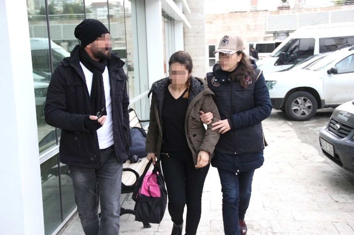 PKK Propagandası Yapan Üniversiteli Kızlar Adliyeye Sevk Edildi