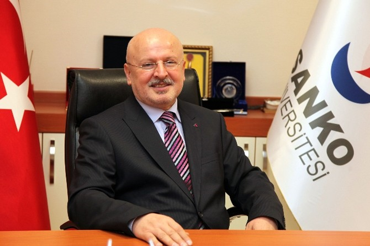 Sanko Üniversitesi Rektörü Prof. Dr. Sınav\'ın Yeni Yıl Mesajı