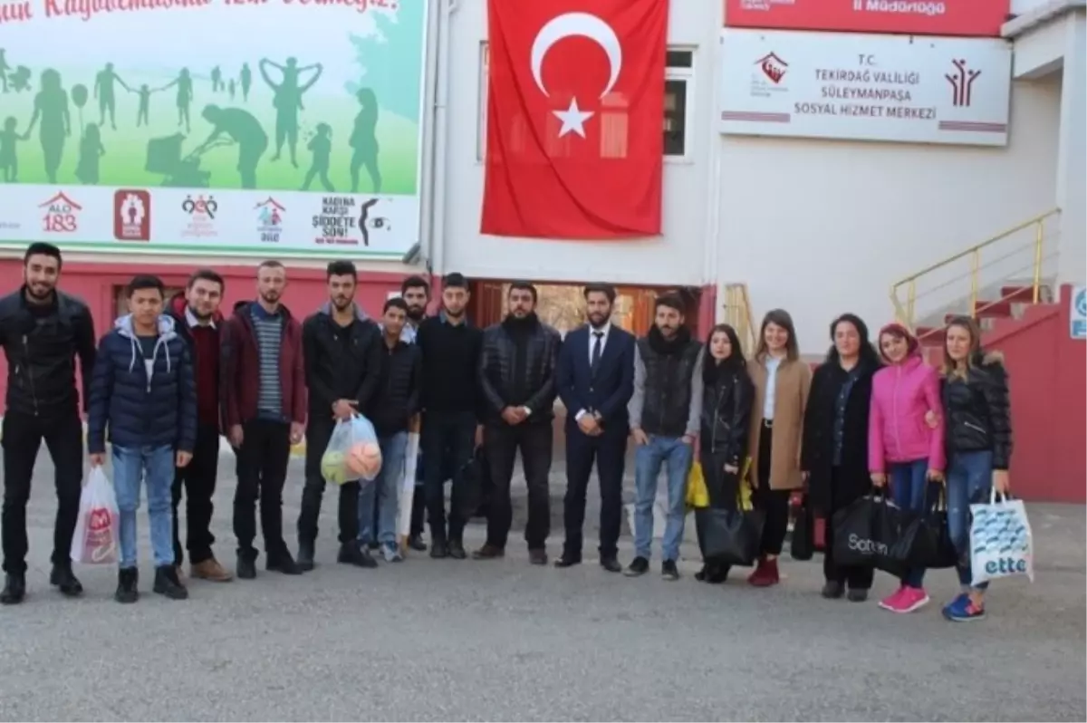 Üniversite Öğrencilerinden Çocuk Esirgeme Kurumuna Ziyaret