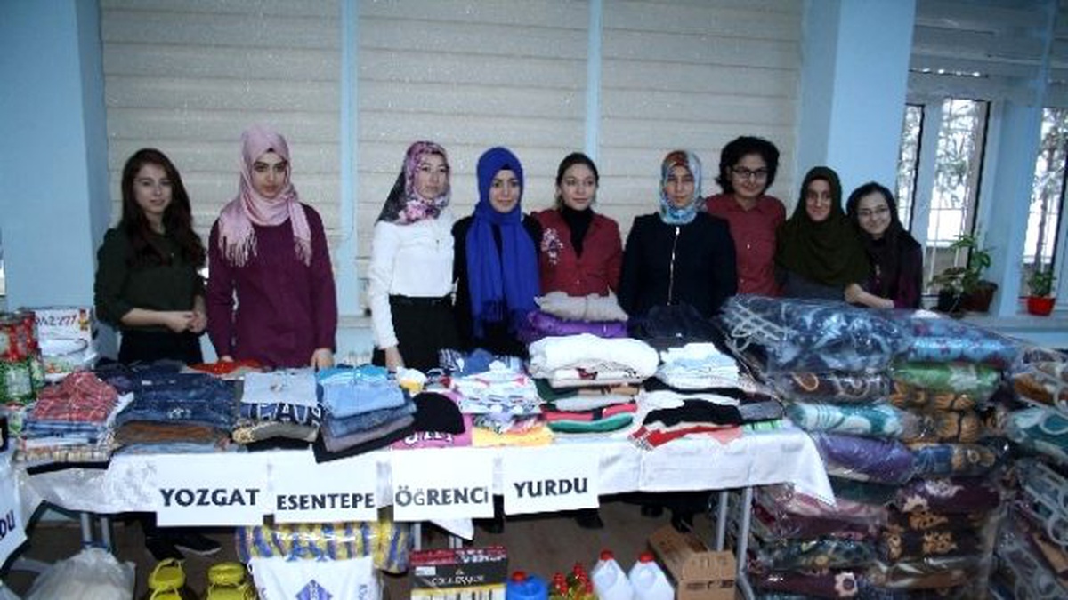 Yozgat\'ta Öğrenciler Halepliler İçin Yardım Topladı