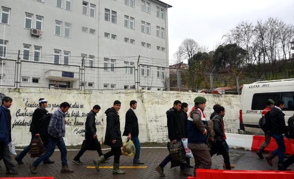 Zonguldak\'ta 17 Kaçak Göçmen Yakalandı