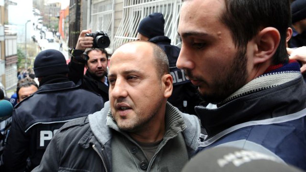 Ahmet Şık Gözaltında (1)