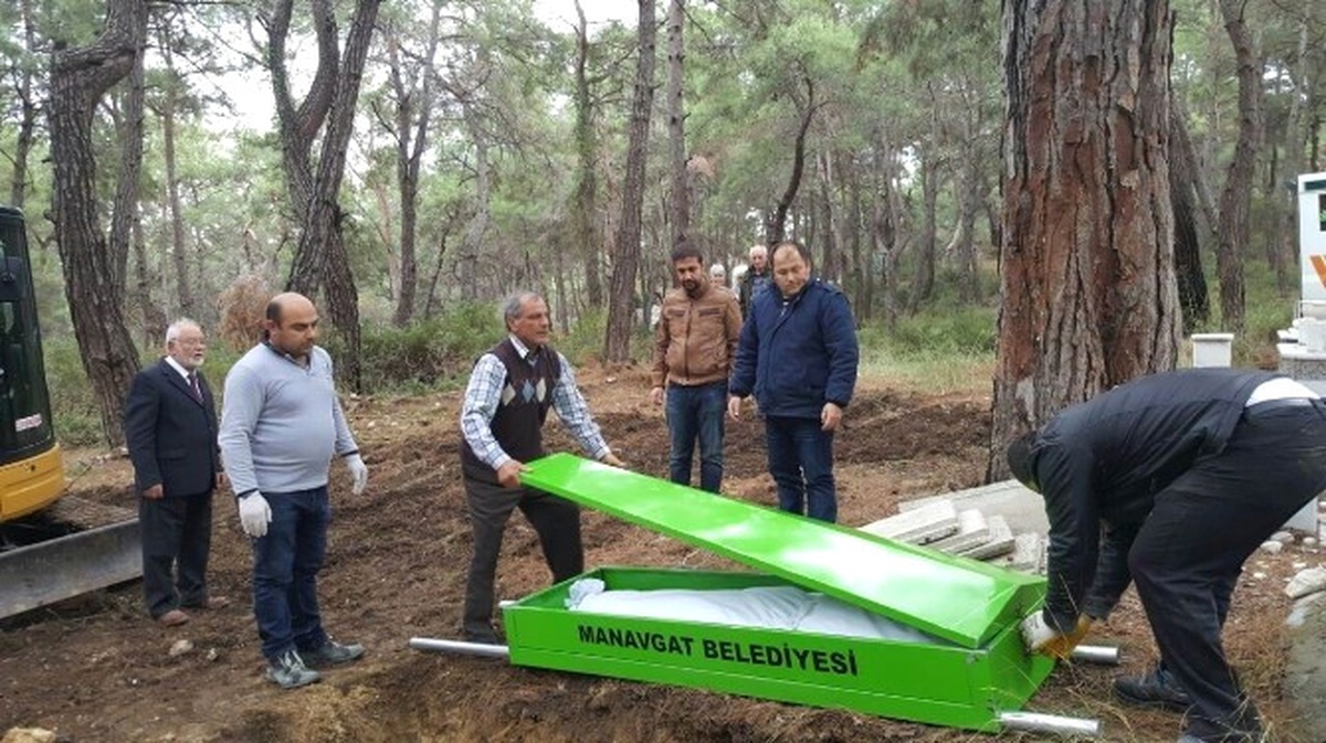 Ailesi Sahip Çıkmadı, Antalya\'da Toprağa Verildi