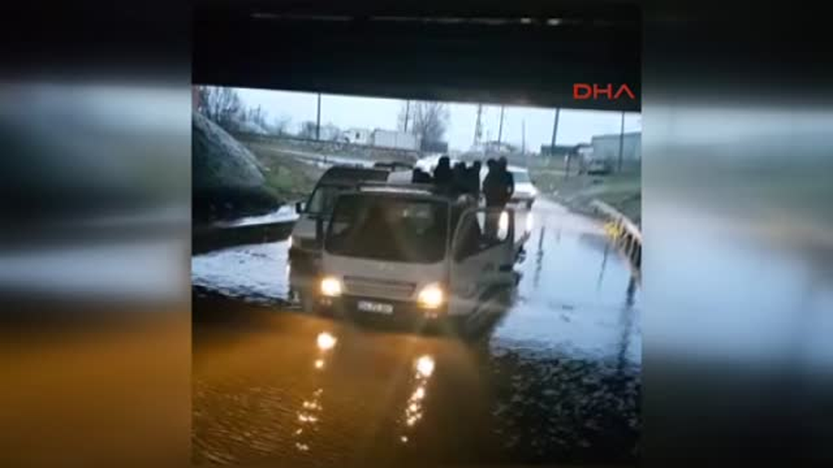 Alt Geçitte Mahsur Kalan Işçiler Kurtarıldı