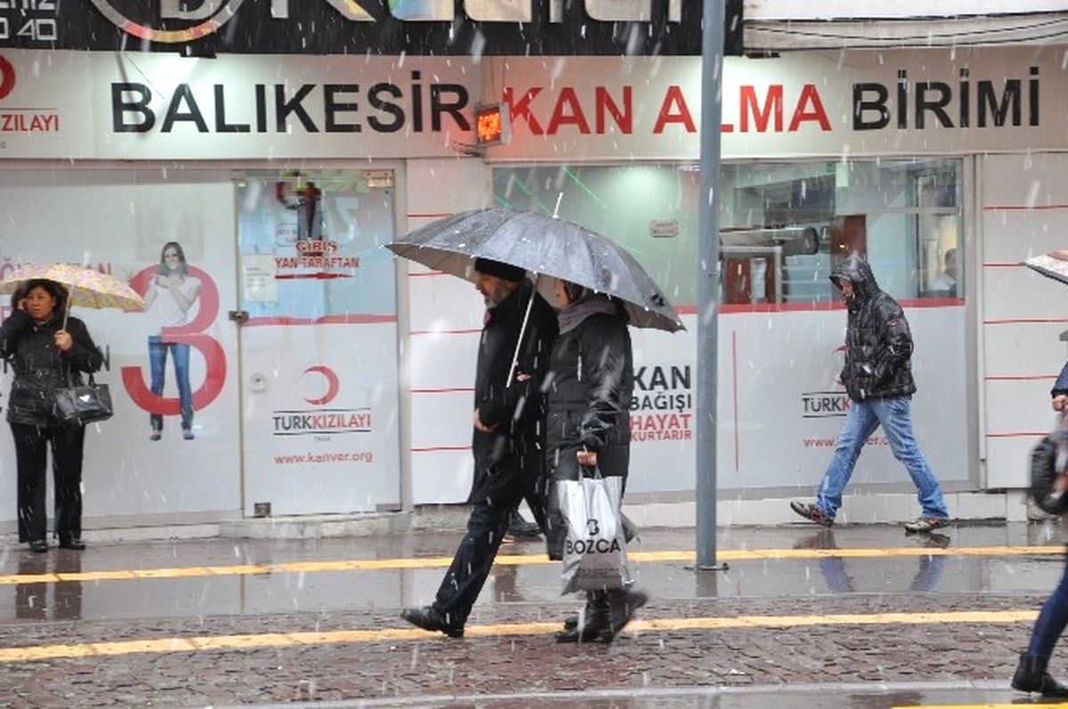 Balıkesir Merkezde İlk Kar
