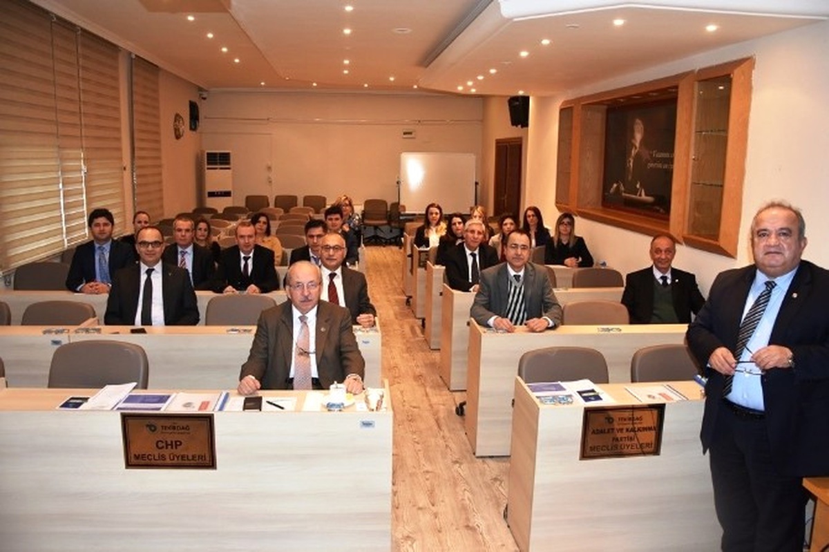 Başkan Albayrak İnsan Kaynakları ve Eğitim Daire Başkanlığı\'ndan Brifing Aldı