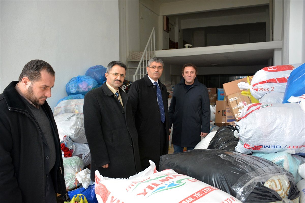 Başkan Yüksel\'den Yardım Toplama Merkezine Ziyaret