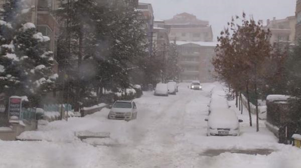 Başkent Kar Altında