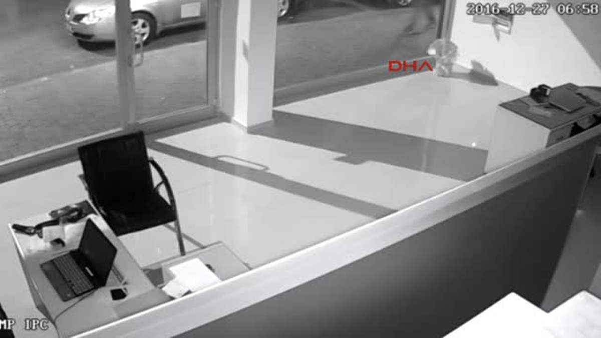 Bilgisayar Hırsızlığı Güvenlik Kamerasına Yansıdı