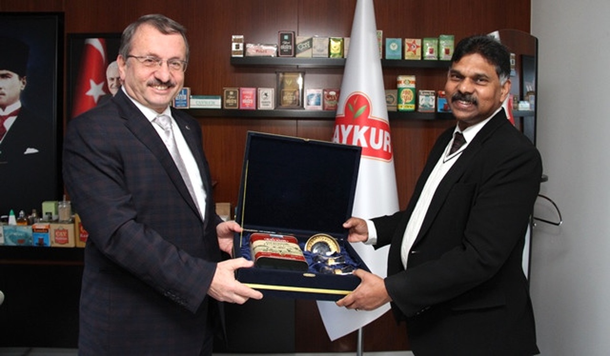 Büyükelçi Pakeer\'den Sütlüoğlu\'na Ziyaret