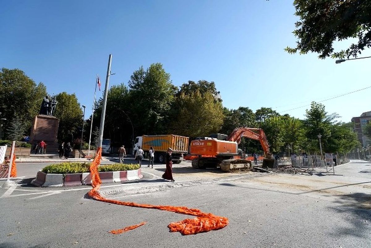 Büyükşehir Belediye Başkanı Çakır\'dan Anıt Açıklaması
