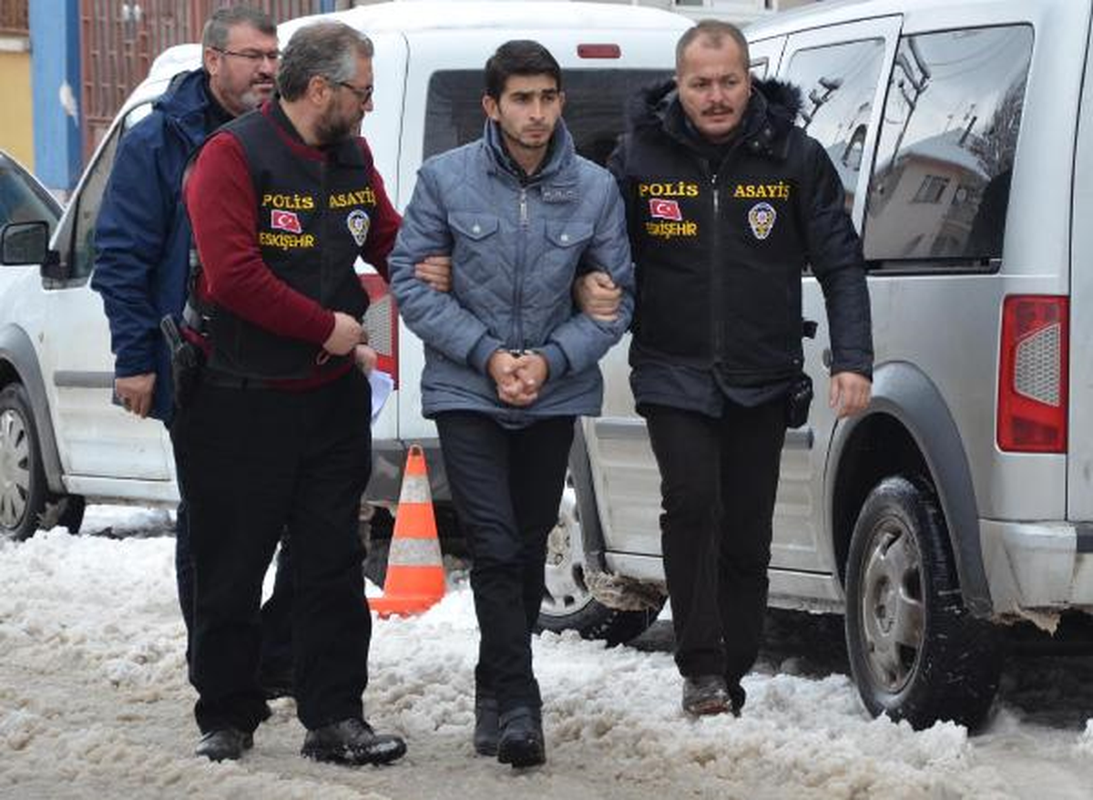 Cezaevi Firarisini Polisler Kardaki Ayak İzlerini Takip Ederek Yakaladı