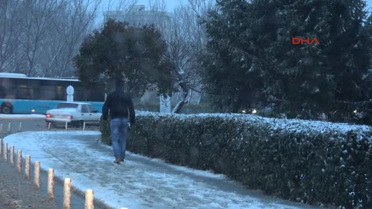 Çorlu\'da Kar Yağışı