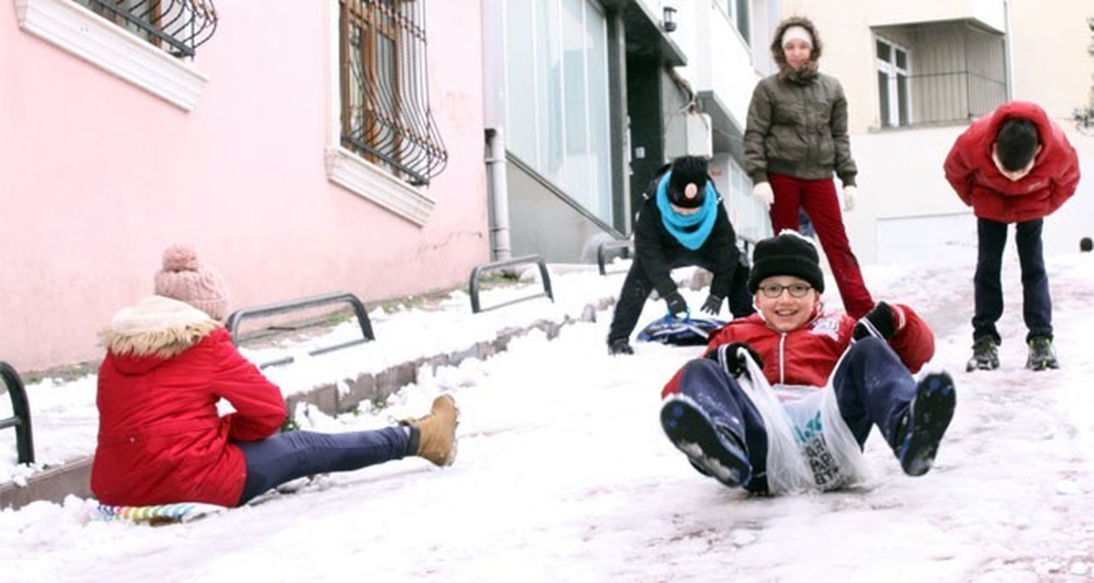 Denizli\'de Sarayköy Hariç Tüm İlçelerde Okullar Tatil Edildi
