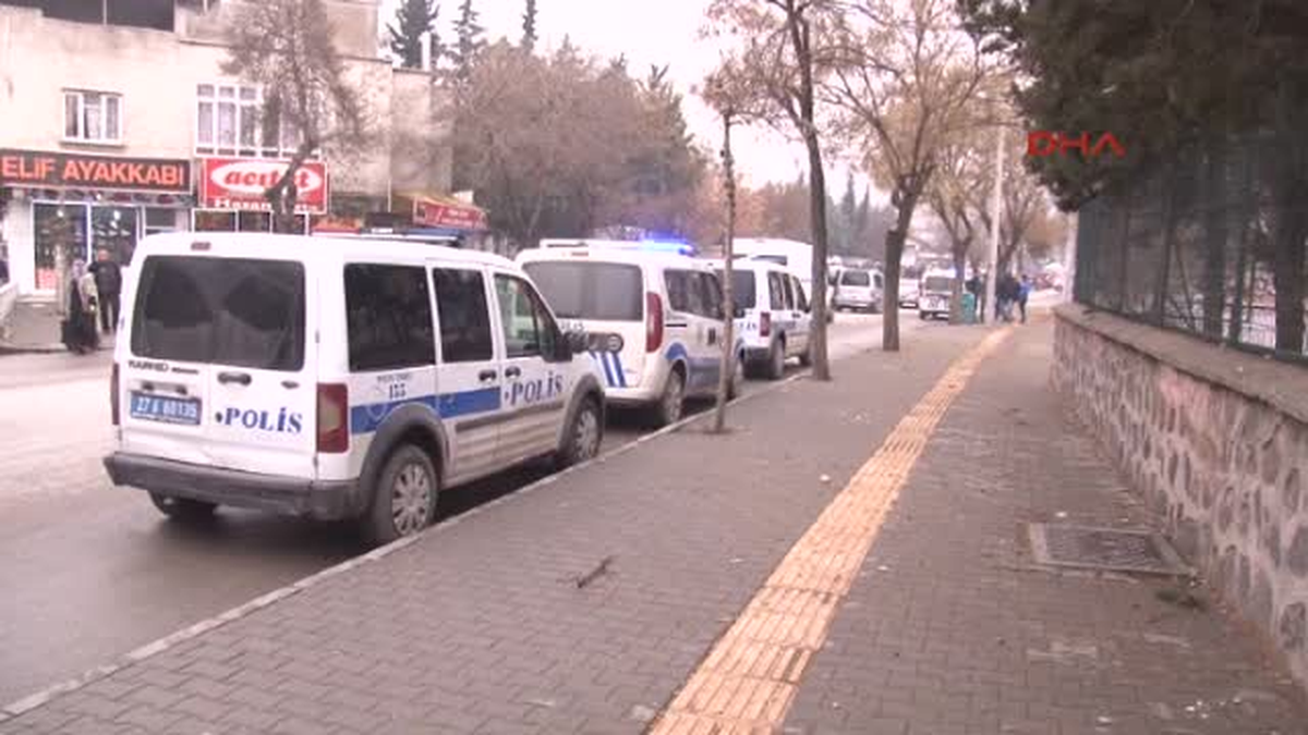 Gaziantep - Liseliler Kavga Etti, Polis Güçlükle Ayırdı