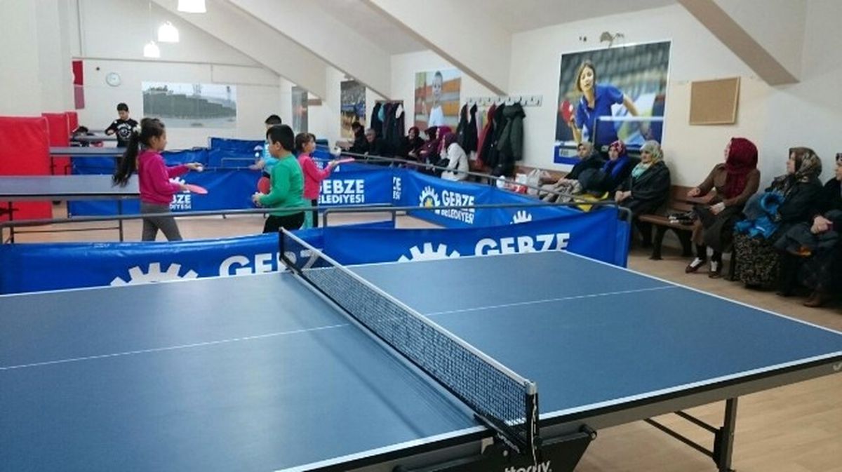 Gebze\'de Çocuklara Masa Tenisi Eğitimi