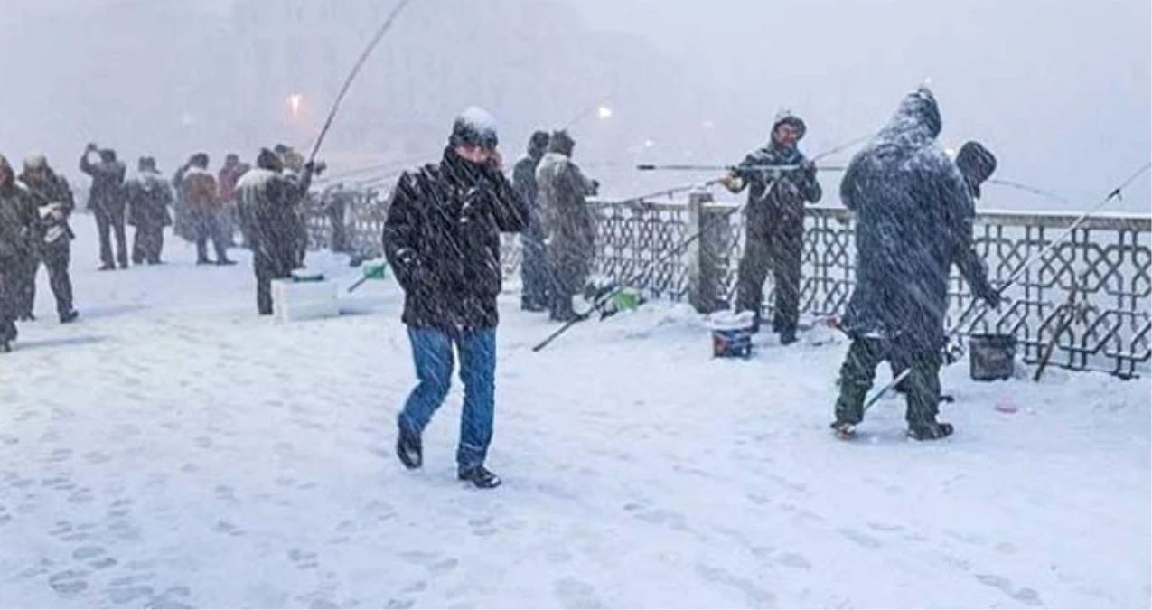 İstanbul\'da Beyaz Alarm! Kar Yağışı Başladı