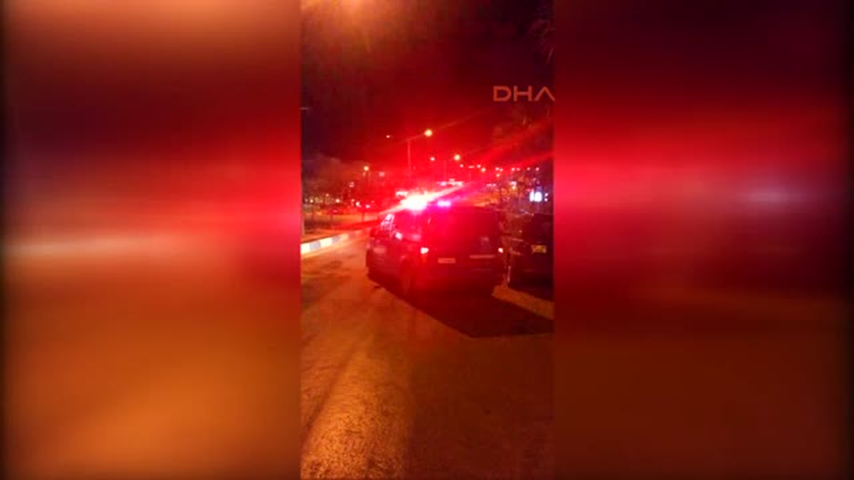 Izmir\'de Jandarmadan Kaçak Alkollü Içki Denetimi