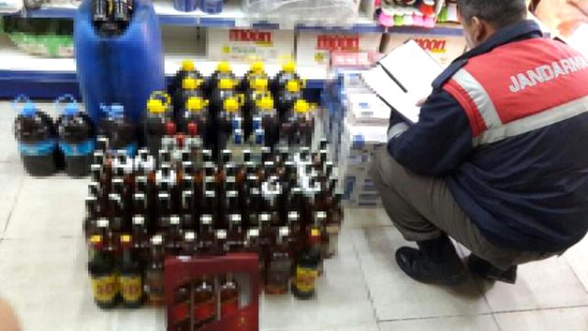 İzmir\'de Jandarmadan Kaçak Alkollü İçki Denetimi