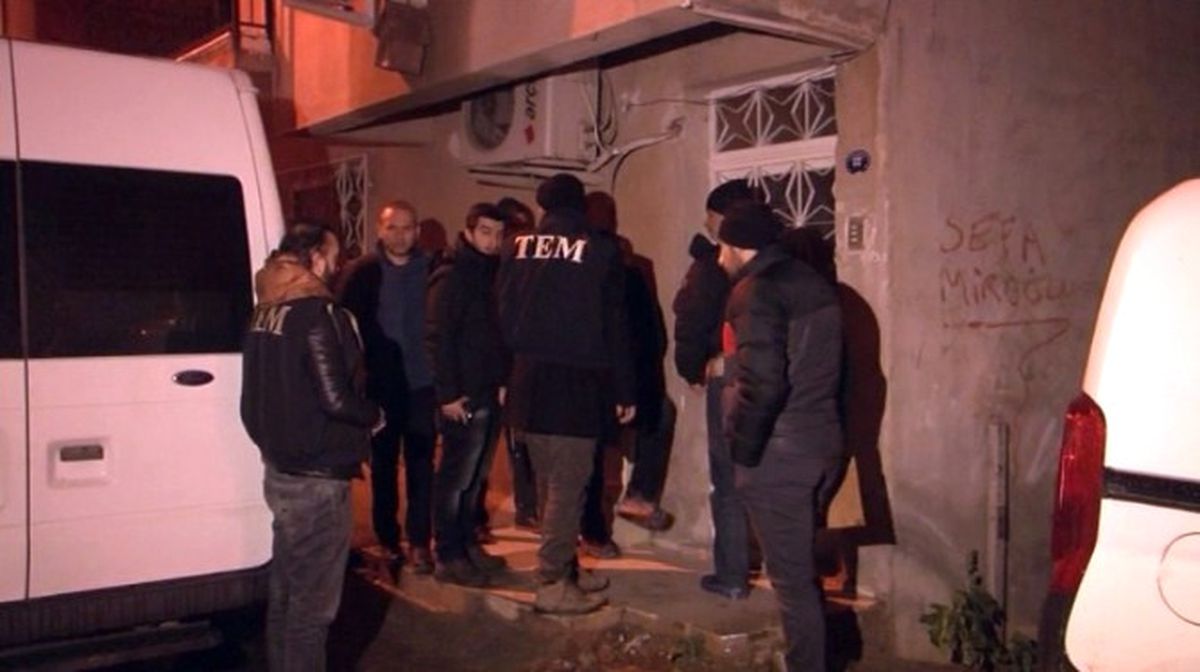 İzmir\'de Terör Örgütü Daeş\'e Operasyon: 5 Gözaltı