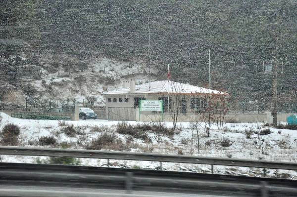 İzmir-Manisa Karayolu Kardan Kapandı