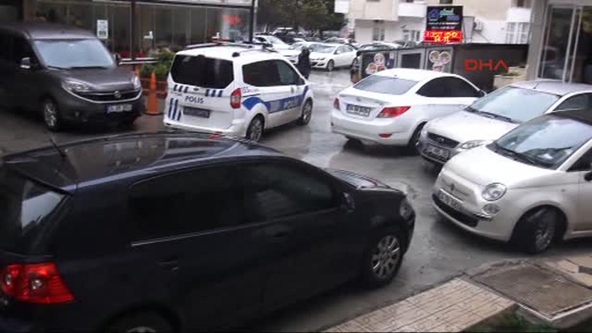 Kadıköy\'de "Kokulu Zarf" Alarmı