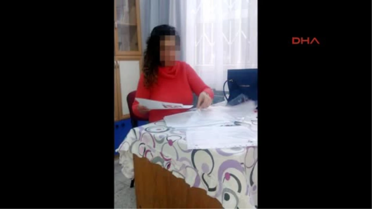 Kadın Öğretmenden Kız Öğrenciye Sınıfta \'Soyunma\' Cezası