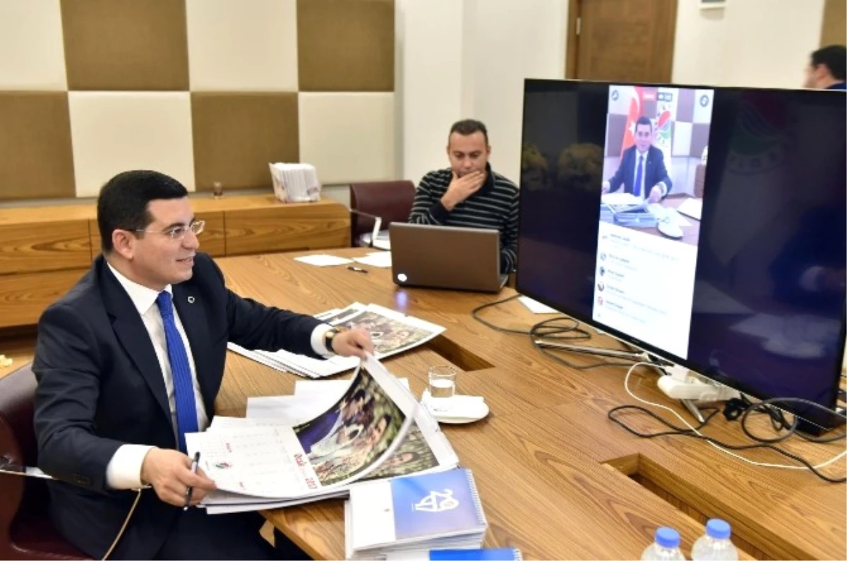 Kepez Belediyesi, Takvimleri Canlı Yayında İmzalandı