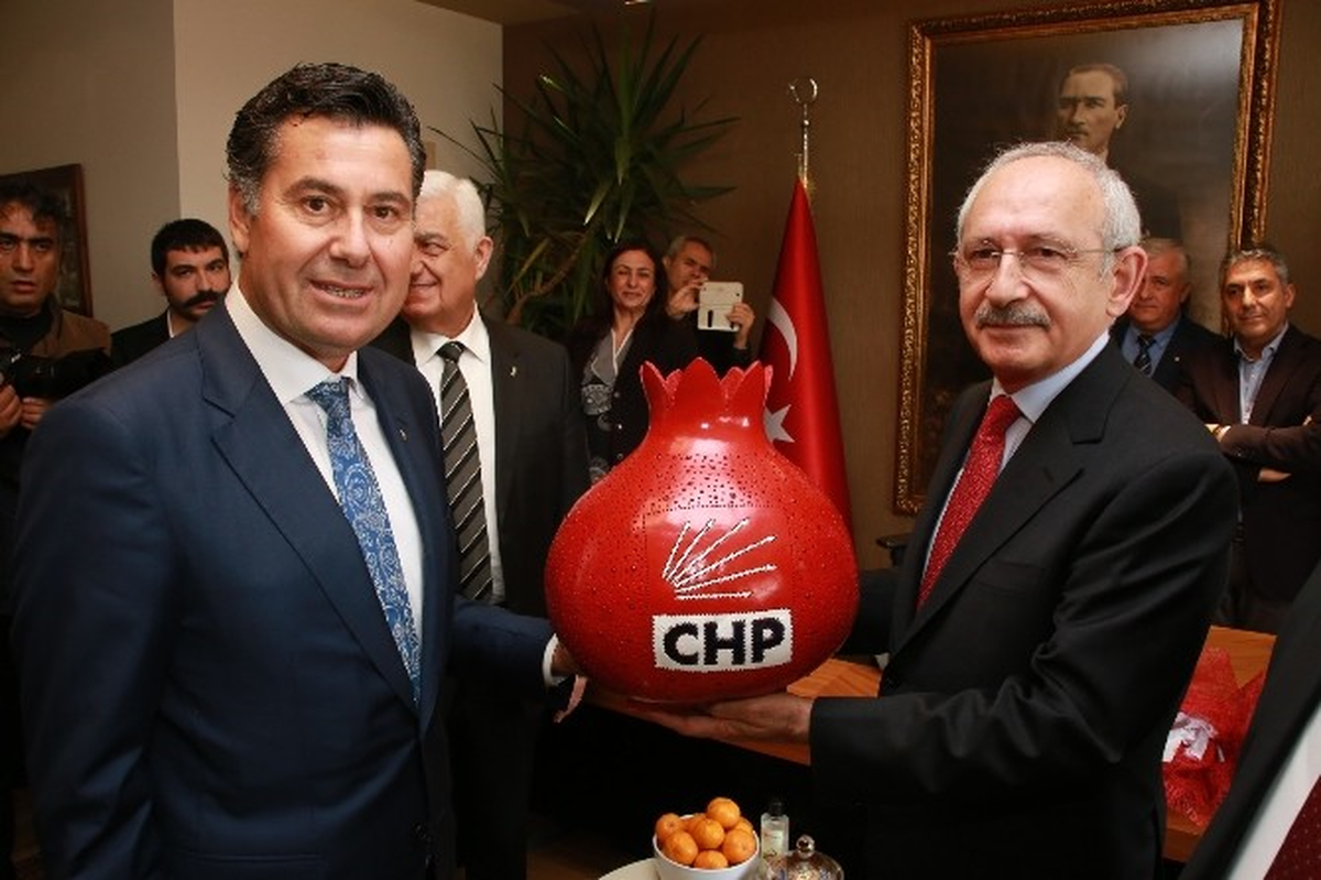 Kılıçdaroğlu, Bodrum Belediyesi\'ni Ziyaret Etti