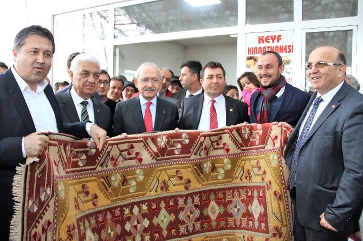 Kılıçdaroğlu, Köyde Gözleme Yiyip Ayran İçti