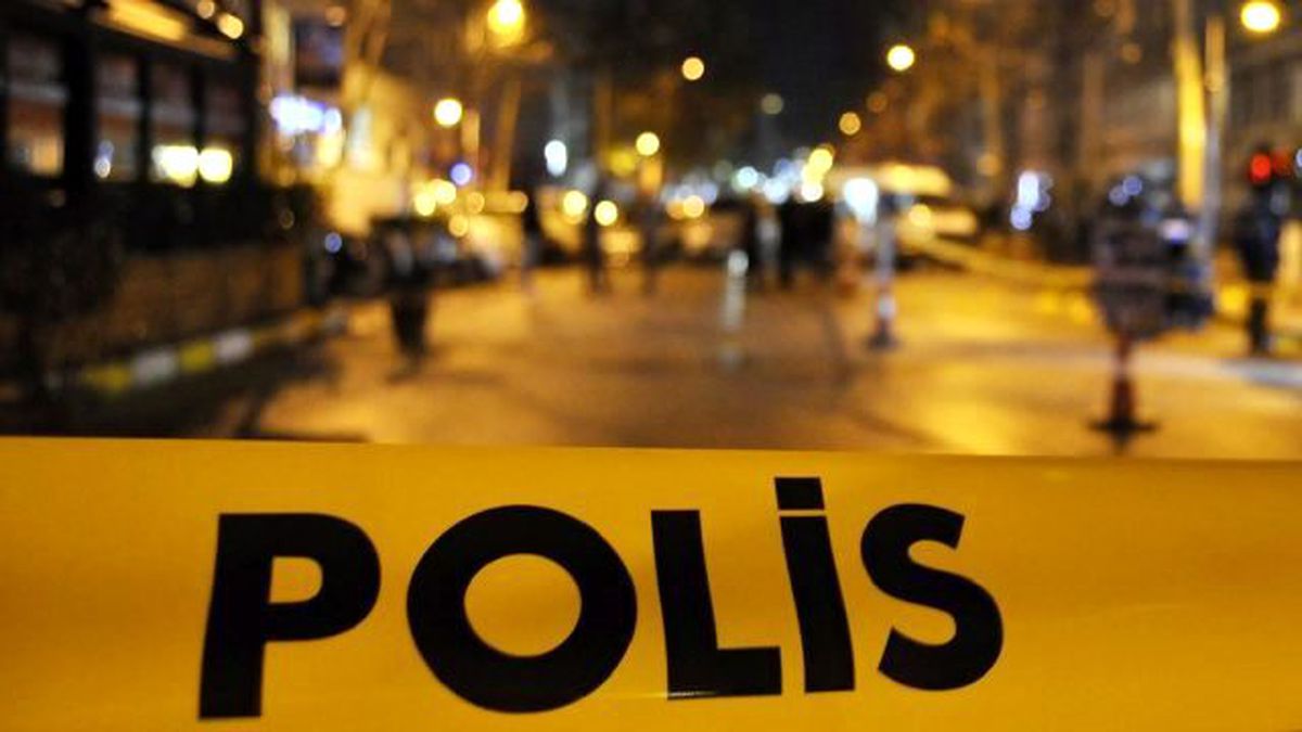 Küçükçekmece\'de Silahlı Saldırı: 1 Ölü, 1 Yaralı