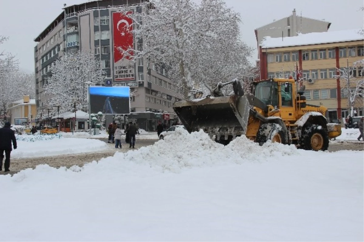 Kütahya Belediyesi\'nden Karla Mücadele Seferberliği