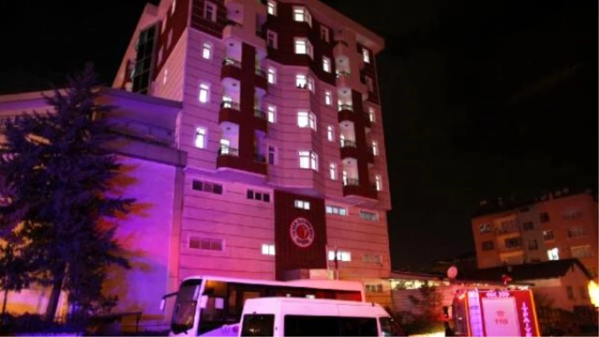 Malatya\'da Kız Öğrenci Yurdunda Korkutan Yangın: 5 Yaralı