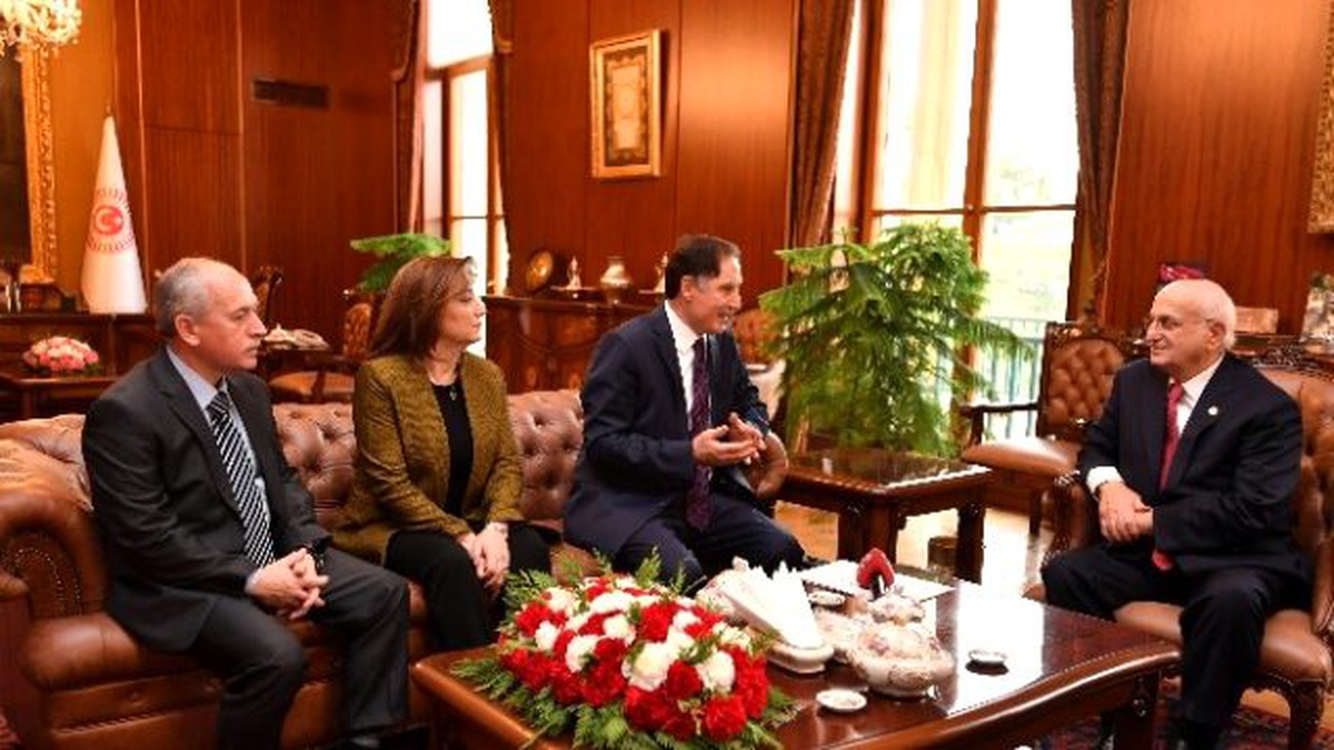 Malkoç\'tan TBMM Başkanı Kahraman\'a Ziyaret