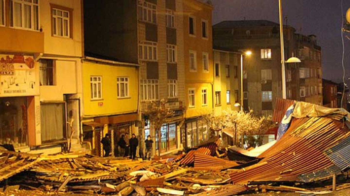 Niğde\'de Fırtına