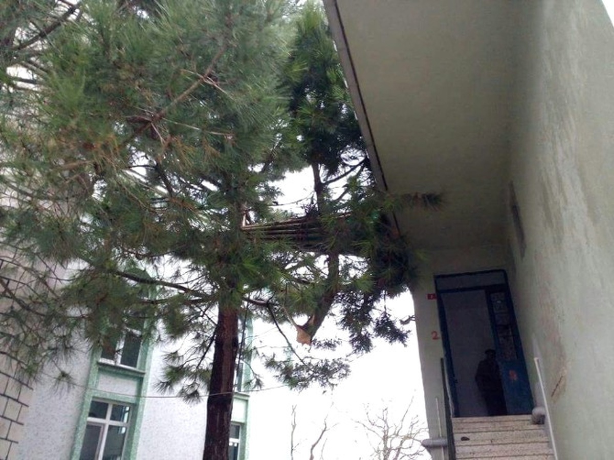 Silivri\'de Fırtına Caminin Minaresini Yıktı