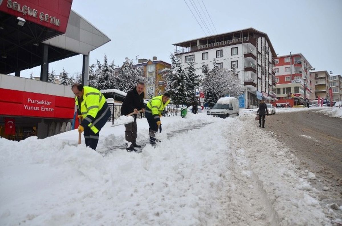 Pursaklar\'da Karla Mücadele Seferberliği