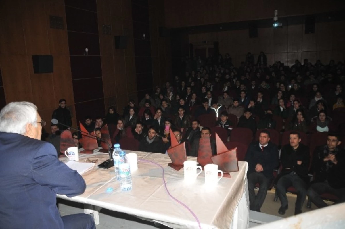 Şair Sezai Karakoç Yüksekovalı Öğrencilerle Buluştu