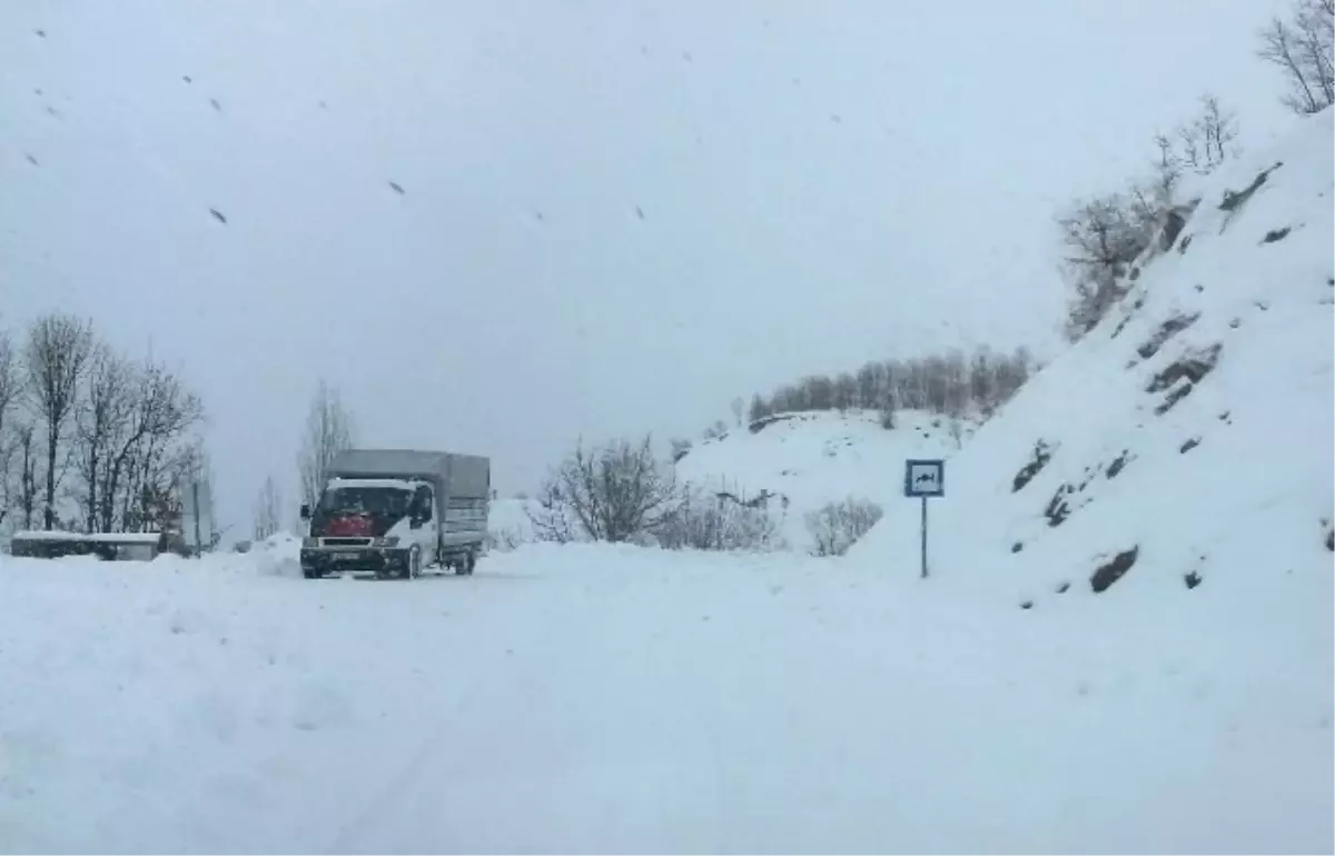 Sincik- Malatya Karayolunda Ulaşım Sağlanamıyor