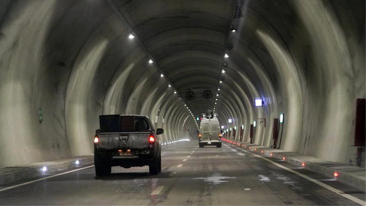 Tekrar) - Sürücülerin Gözünden 15 Temmuz Istiklal Tüneli