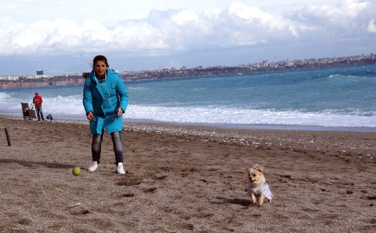 Türkiye Genelinde Kar Kış, Antalya\'da Yazdan Kalma Günler
