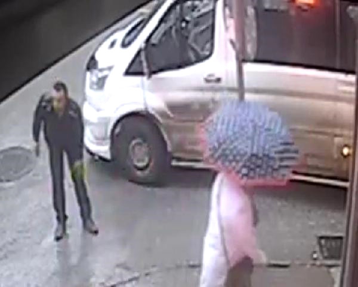 Yaya, Korna Çalan Şoförü Bacaklarından Vurdu