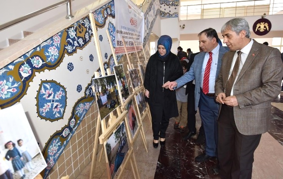 Ahlat\'ta Proje Faaliyetleri Fotoğraf Sergisi Açıldı