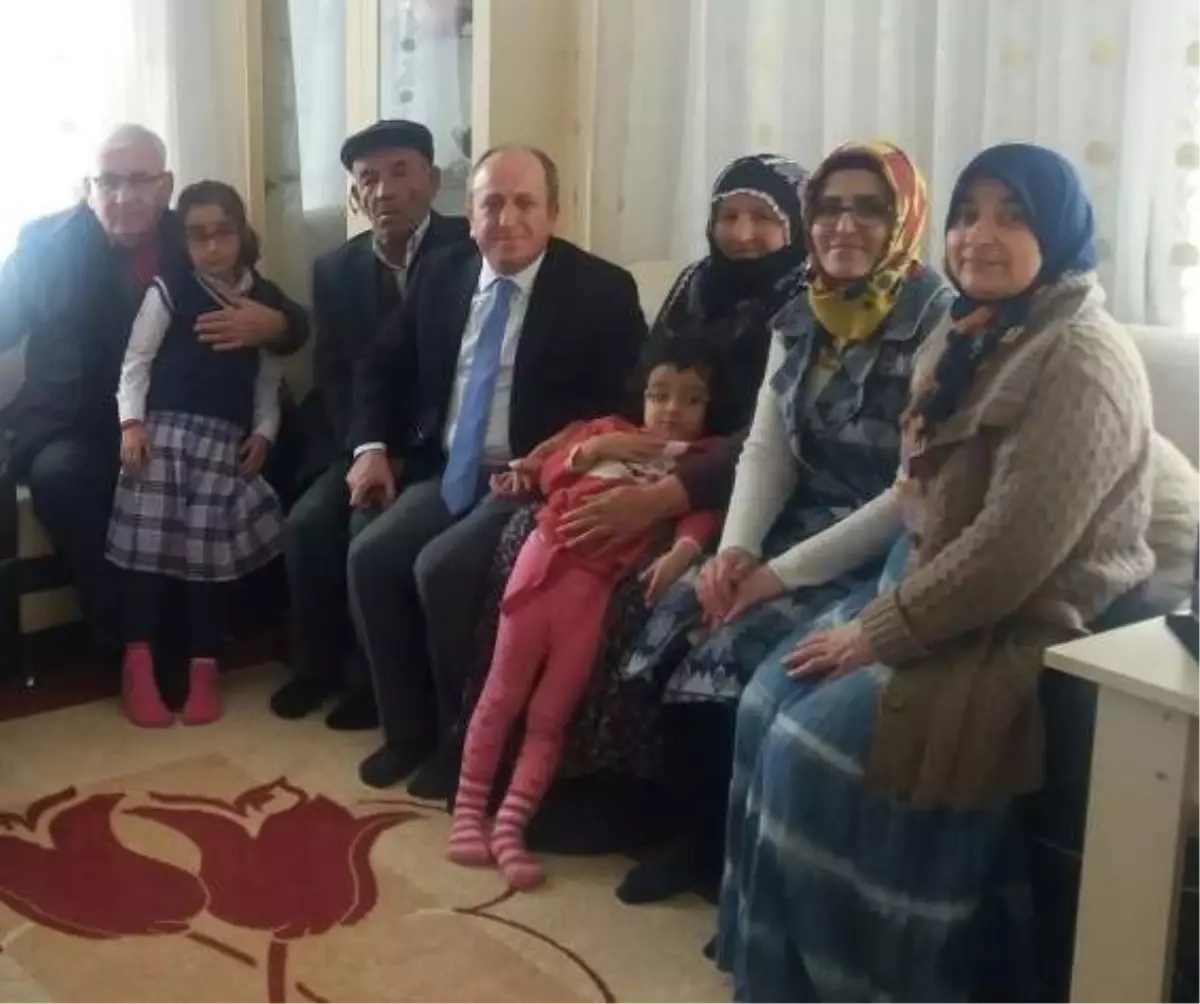 AK Parti\'den Şehit Ailesine Ziyaret